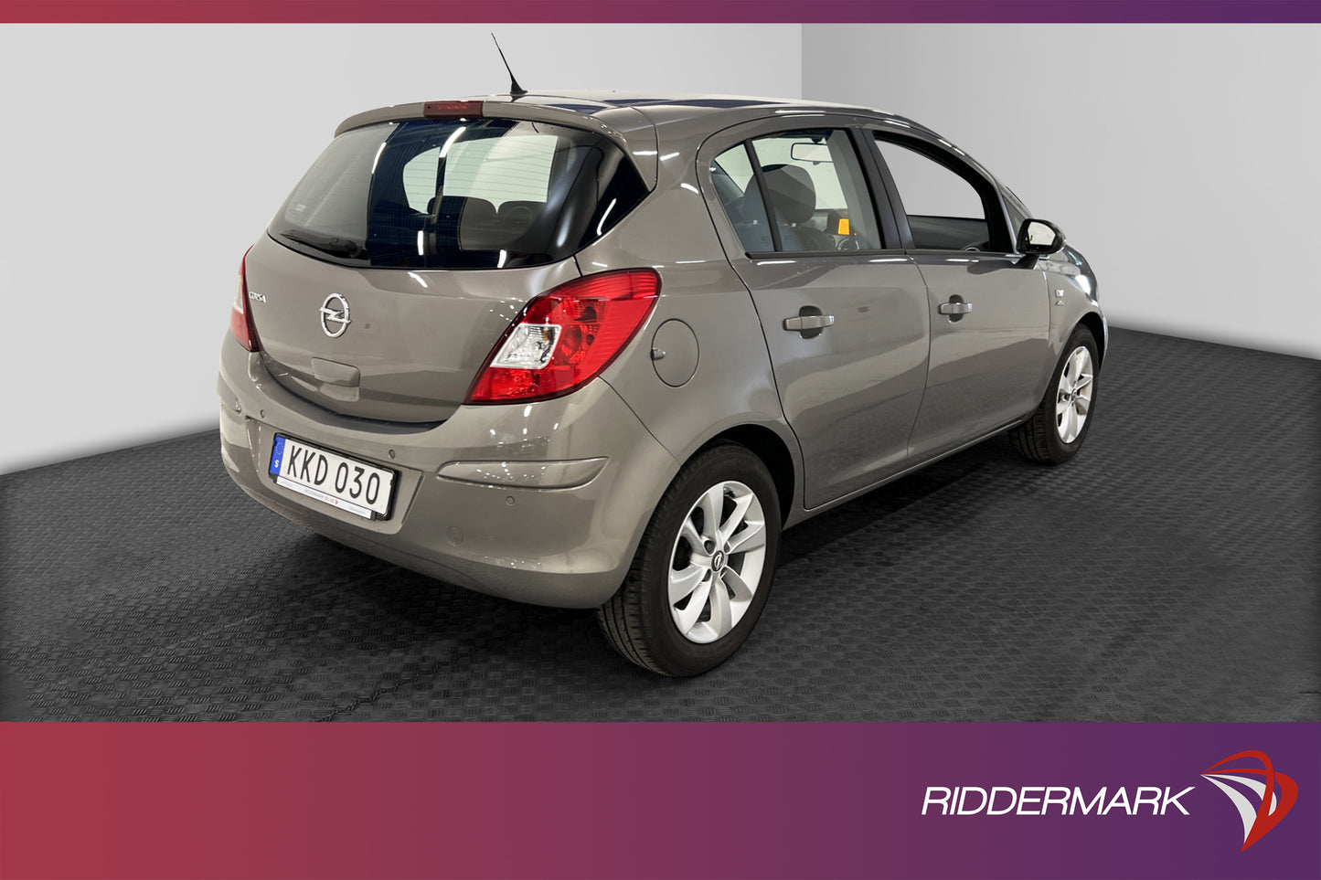 Opel Corsa 1.4 100hk 1152kr Skatt Nyservad Automat