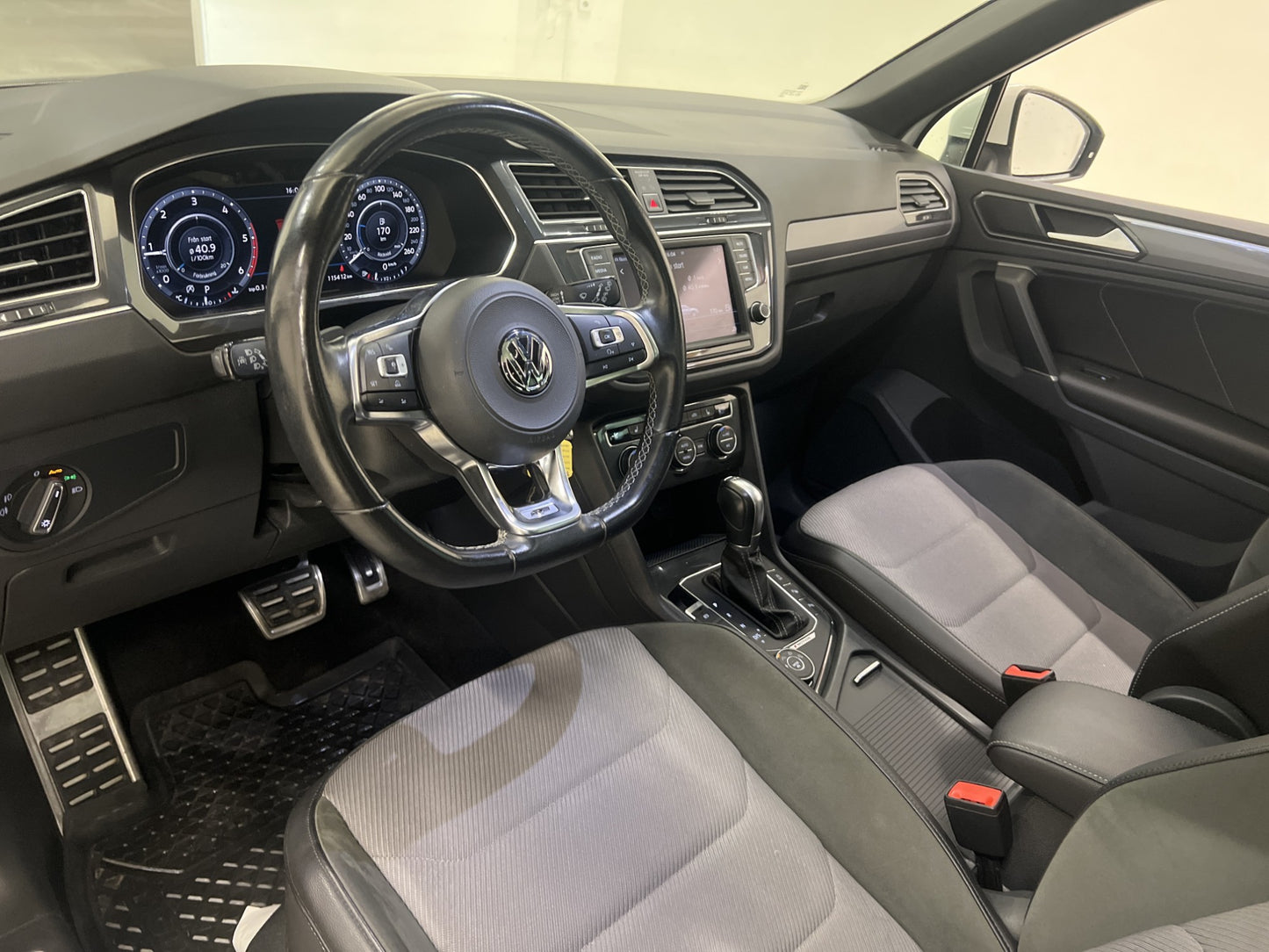 Volkswagen Tiguan TDI 4M 240hk R-line Pano Cockpit Värmare