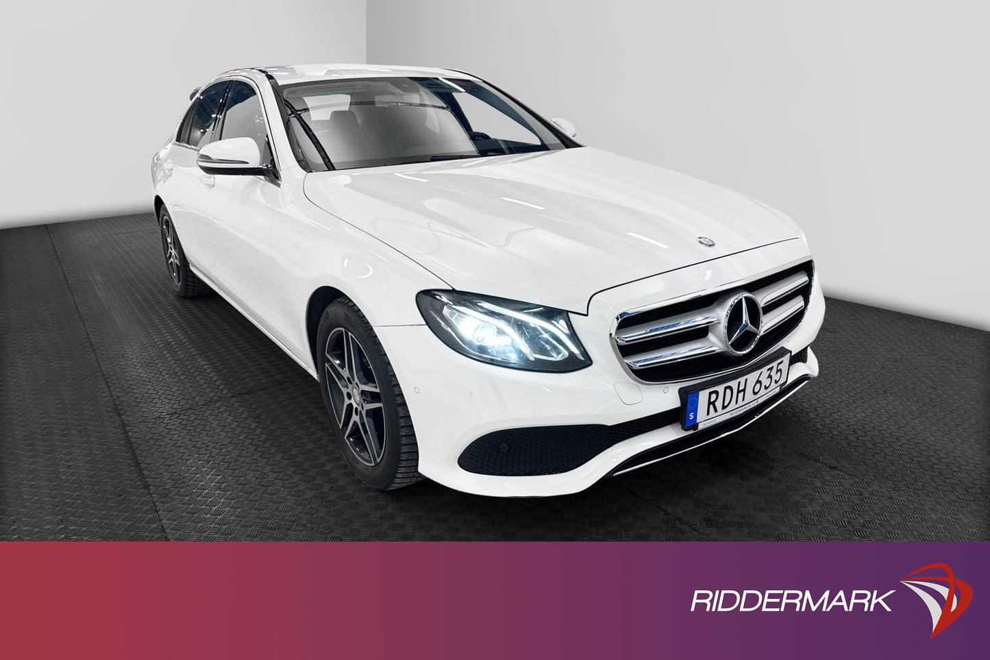 Mercedes-Benz E 220 d Kamera Drag Navi Ambient Light Keyless