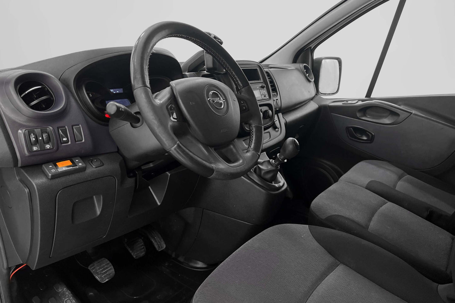 Opel Vivaro 1.6CDTI Värmare Dragkrok Takräcke Moms