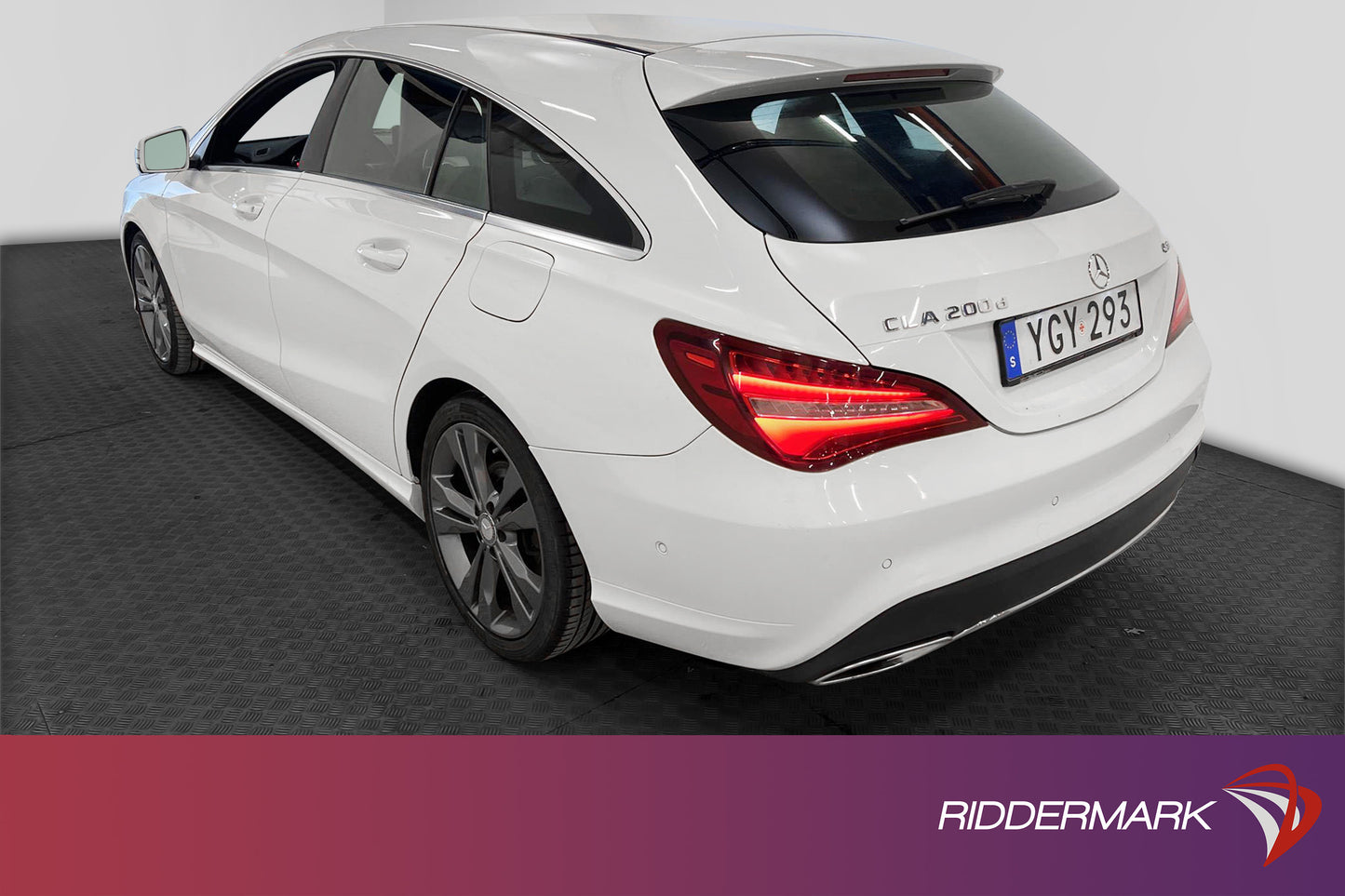 Mercedes-Benz CLA 200 d 4M 136hk AMG Halvskinn B-kamera