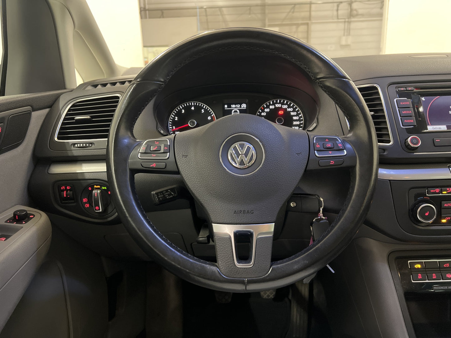 Volkswagen Sharan150hk Premium 7-sits Pano Navi El-dörr Drag