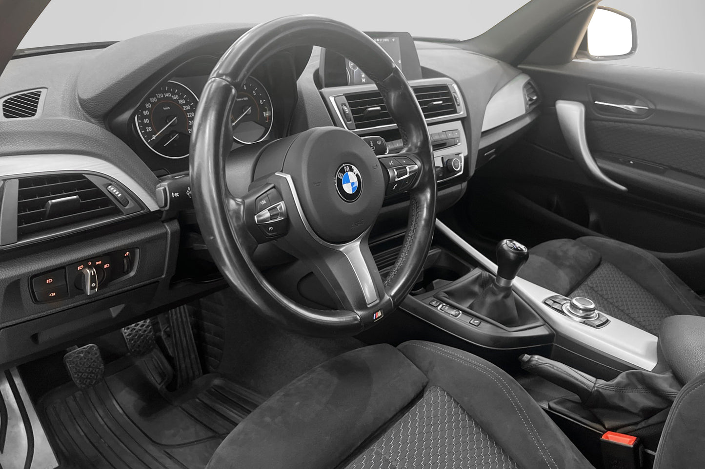 BMW 118i 136hk M Sport Navigation BT P-Sensorer Nyservad