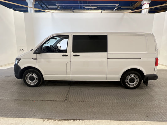 Volkswagen Transporter Kombi L2 2.0 DSG Värmare Drag Moms