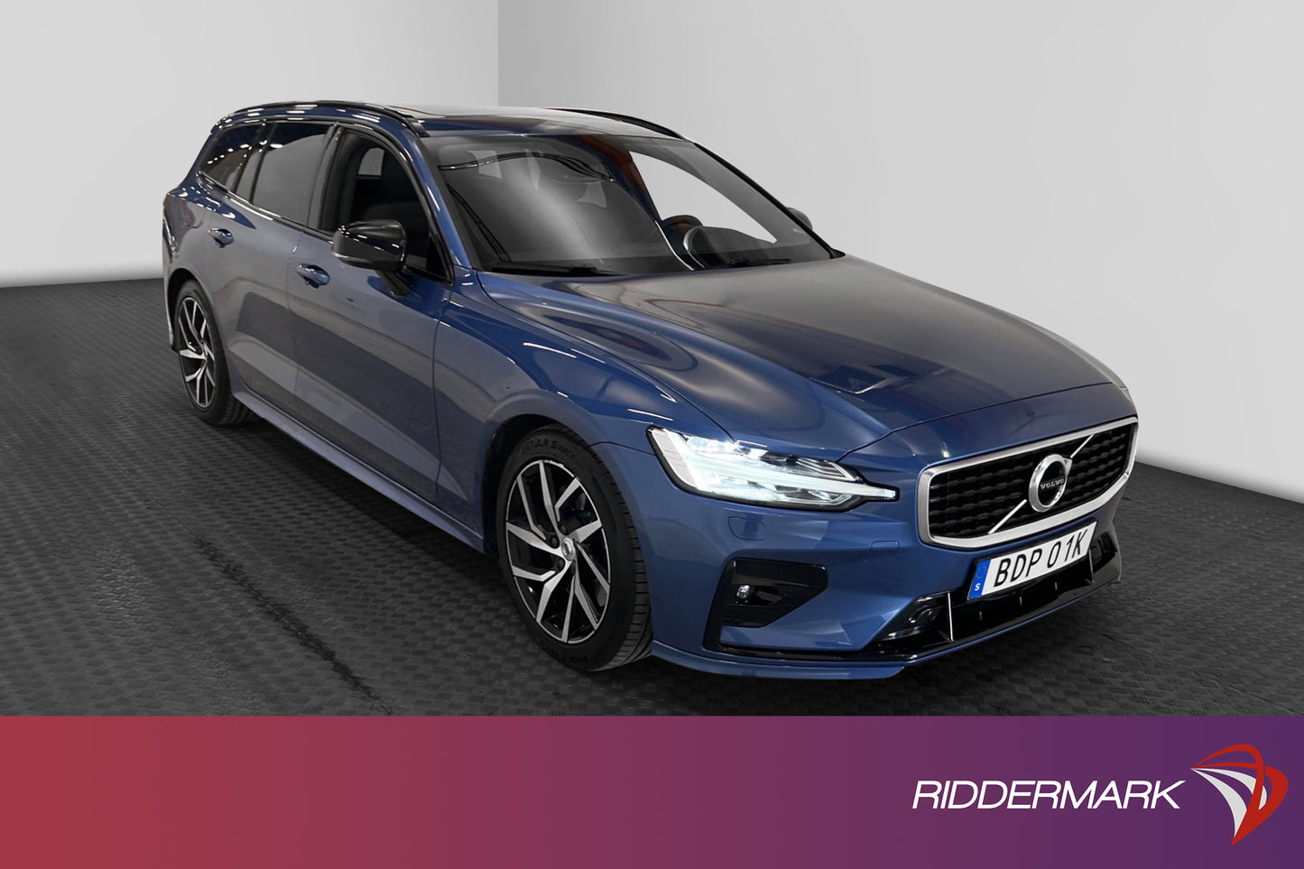 Volvo V60 T5 AWD 250hk R-Design H/K Pano Kamera Blis MOMS