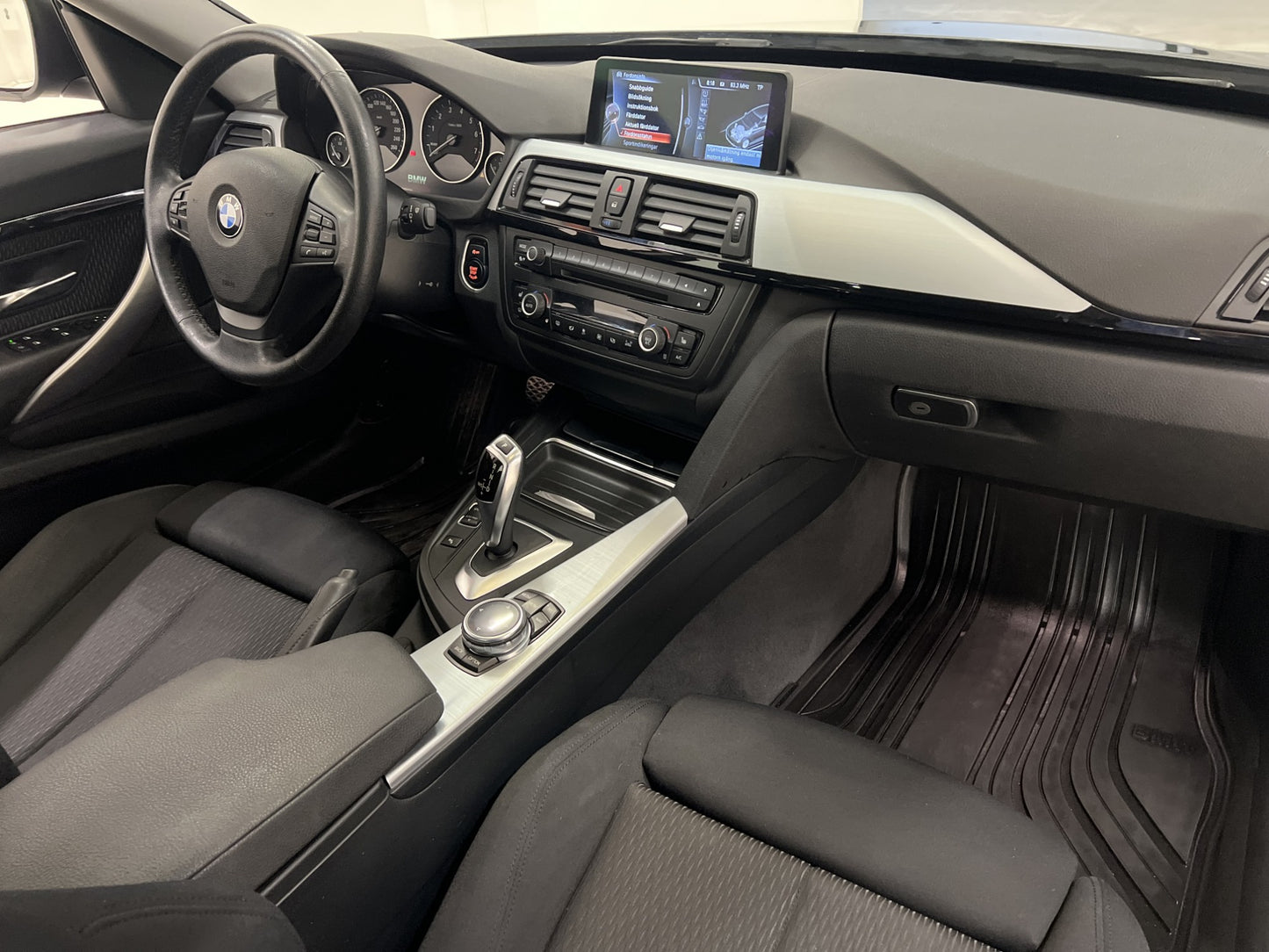 BMW 320i xDrive Gran Turismo 184hk Pano B-kamera Navi Drag