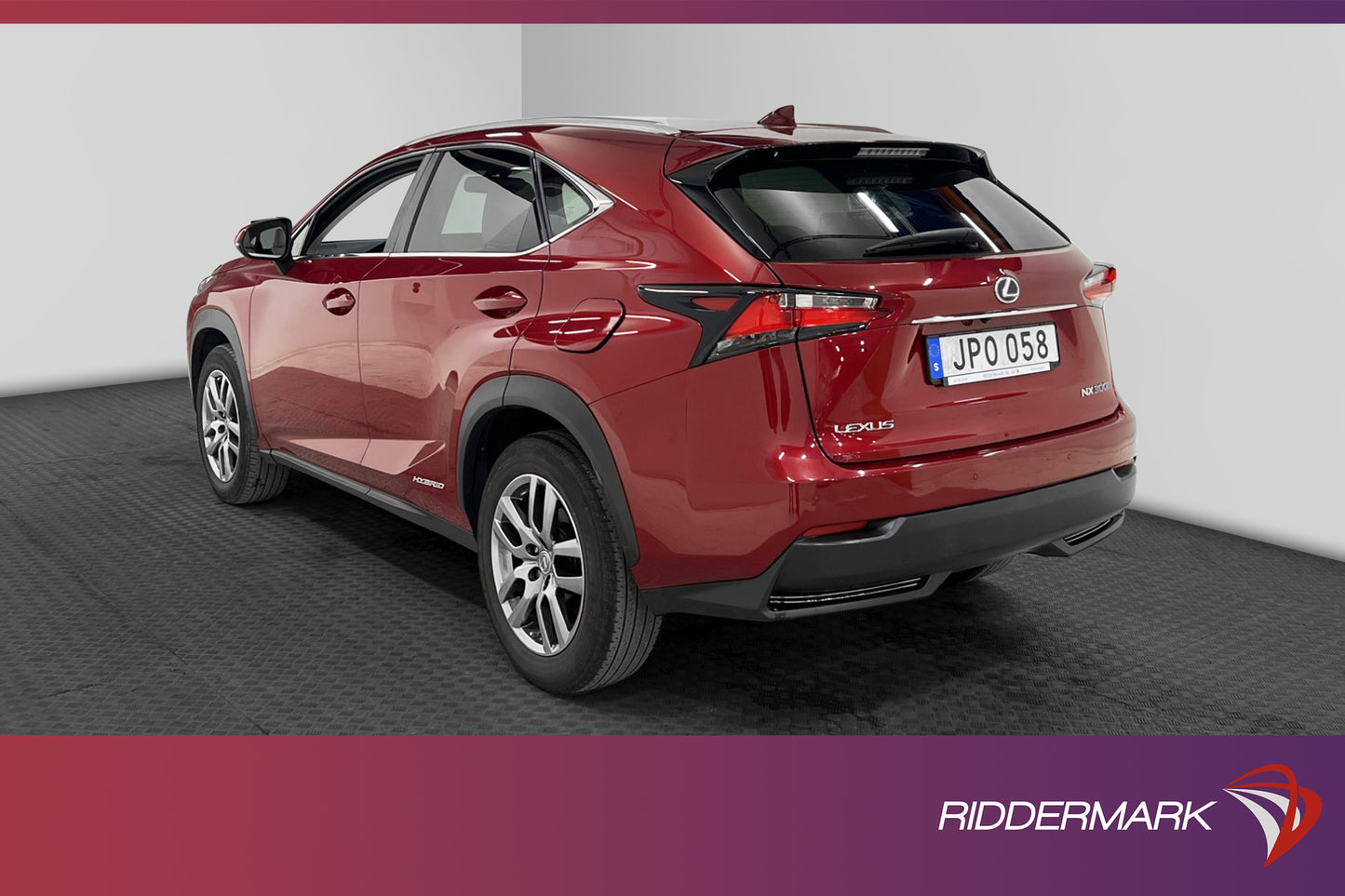 Lexus NX 300h AWD 197hk Kamera Skinn Rattvärme Välservad