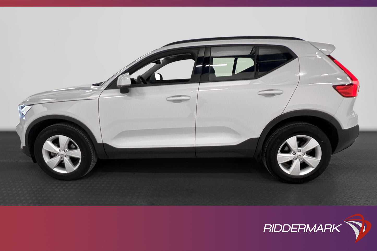 Volvo XC40 T3 163hk Momentum VOC Värmare Keyless Välservad