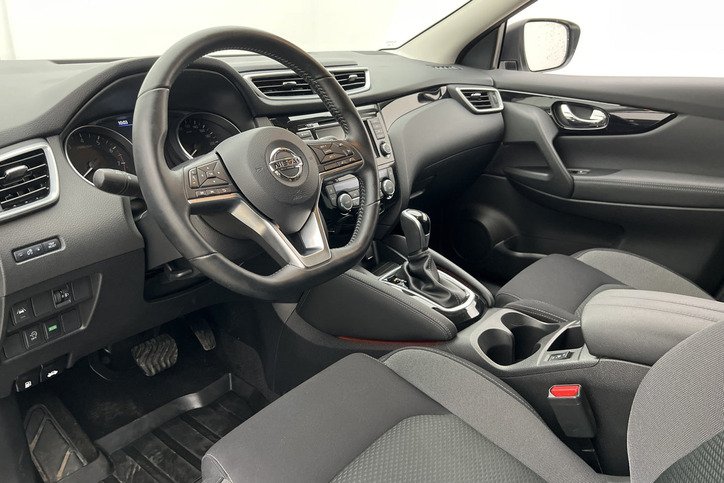 Nissan Qashqai 1.3 DIG-T 160hk N-Connecta 360° Navi Keyless