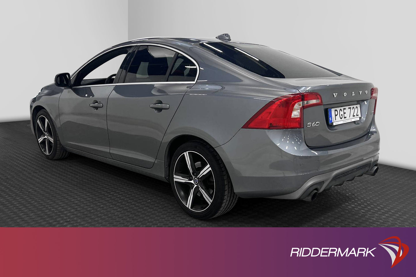 Volvo S60 T3 152hk R-Design VOC Värm PDC En-Brukare Välserv