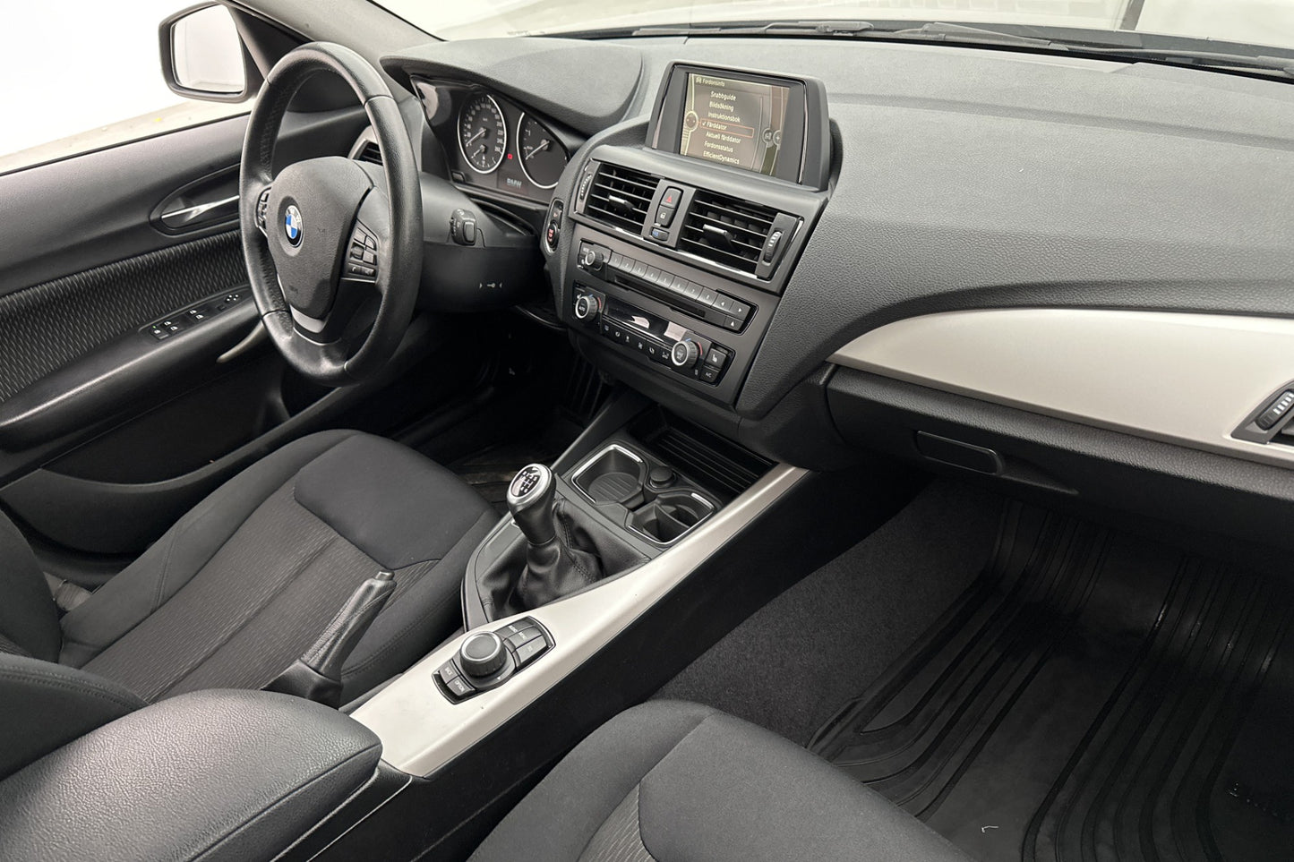 BMW 116i  P-Sensorer 668 kr Skatt 0,45L/mil 136hk