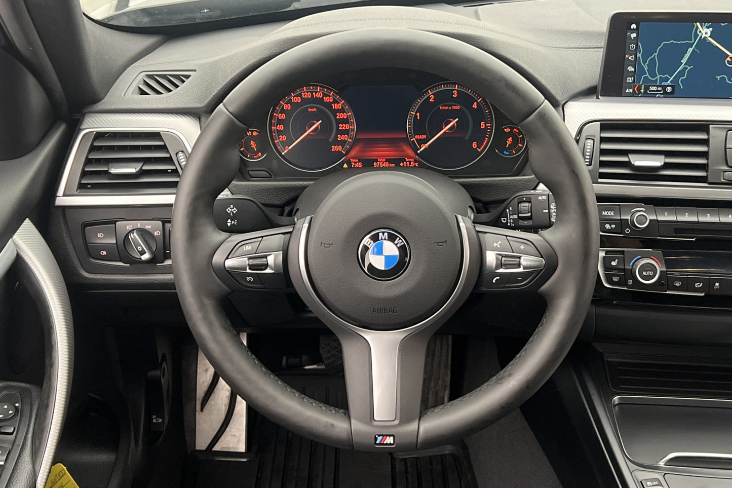 BMW 320 d xDrive Touring M Sport Cockpit Navi Skinn Drag