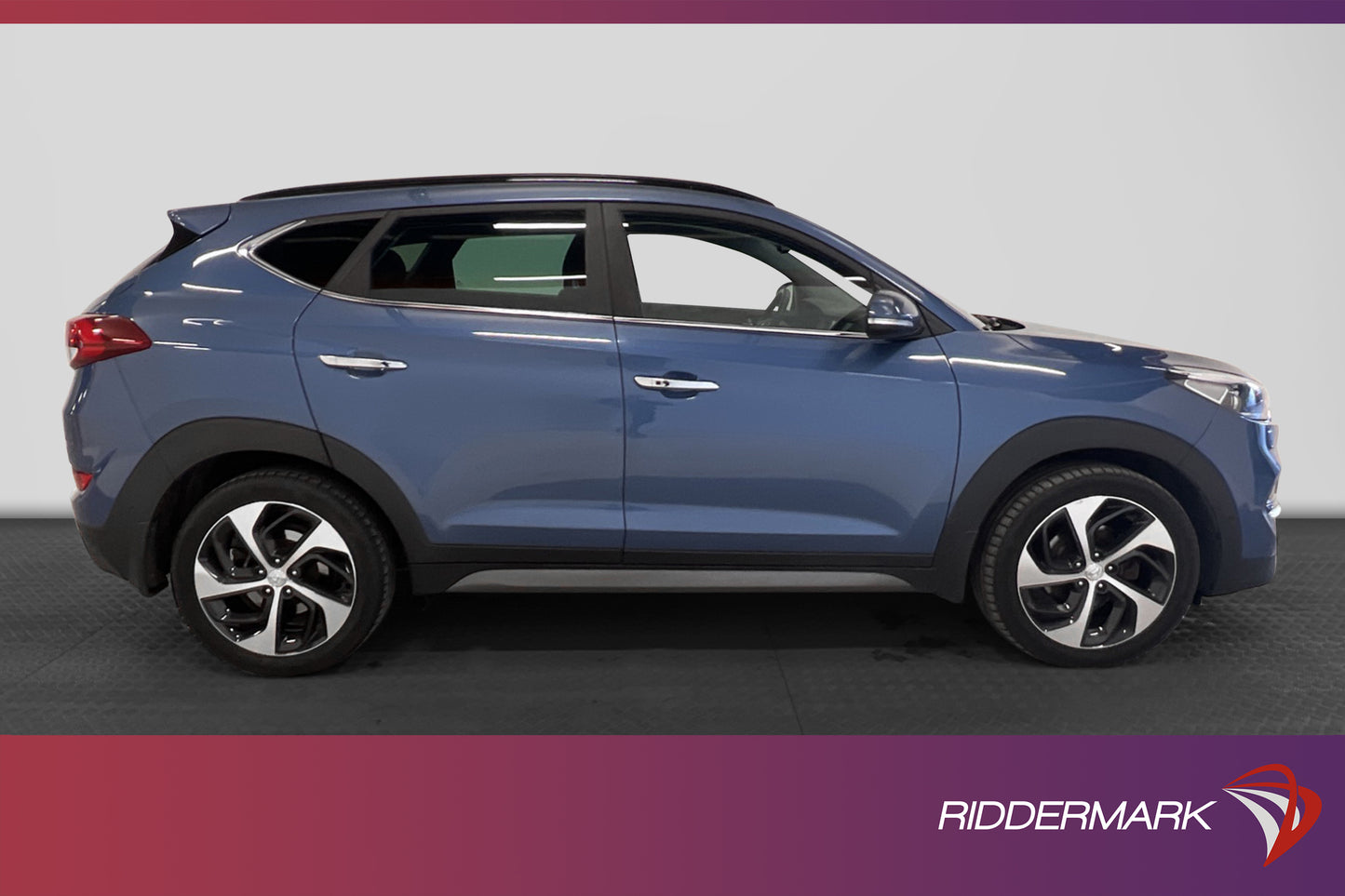 Hyundai Tucson 2.0 CRDi 4WD Premium Kamera Pano Drag Skinn