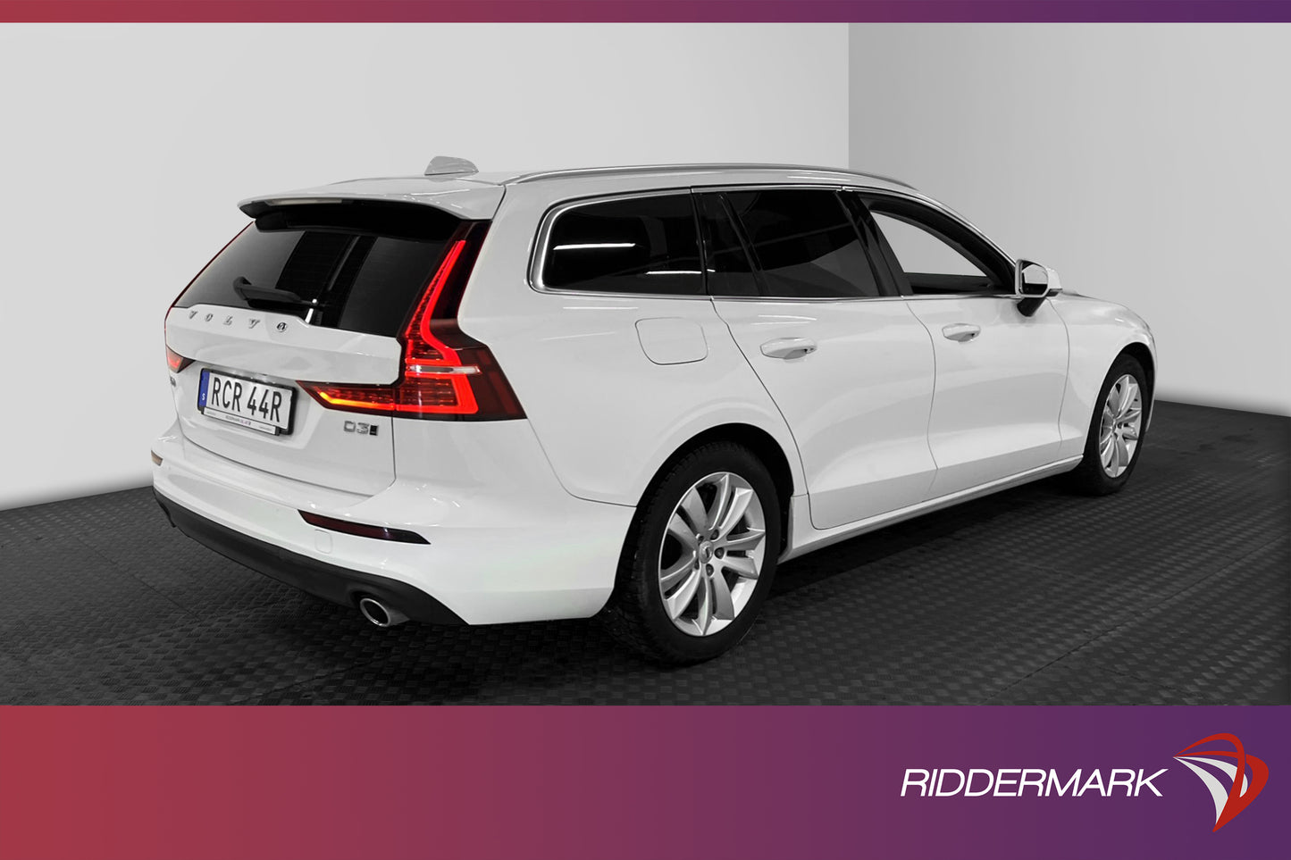 Volvo V60 D3 AWD Momentum D-värm VOC B-kamera Navi BLIS