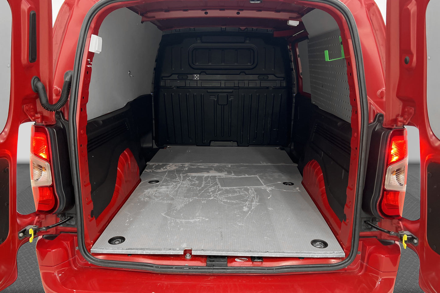 Opel Combo 1.5 Automat 130hk L2 Kamera Värmare Drag Moms