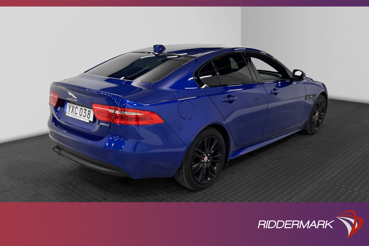 Jaguar XE 20d 180hk R-Sport D-värme B-kamera Halvskinn Navi