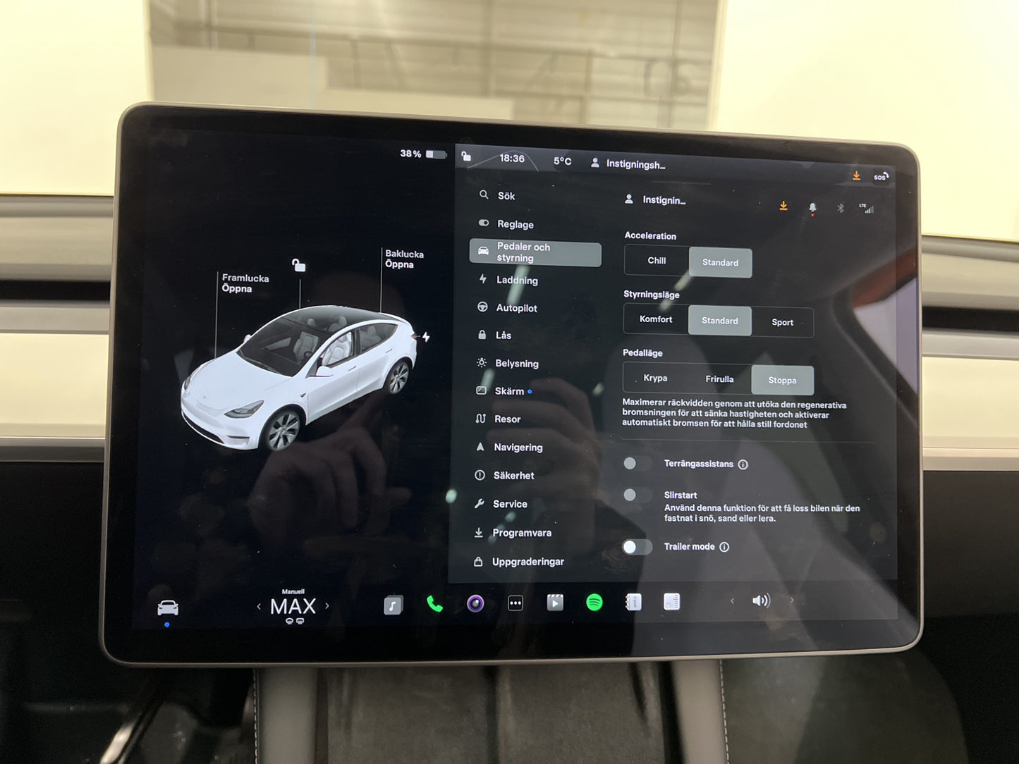 Tesla Model Y Long Range AWD 345hk Ljus interiör Dragkrok