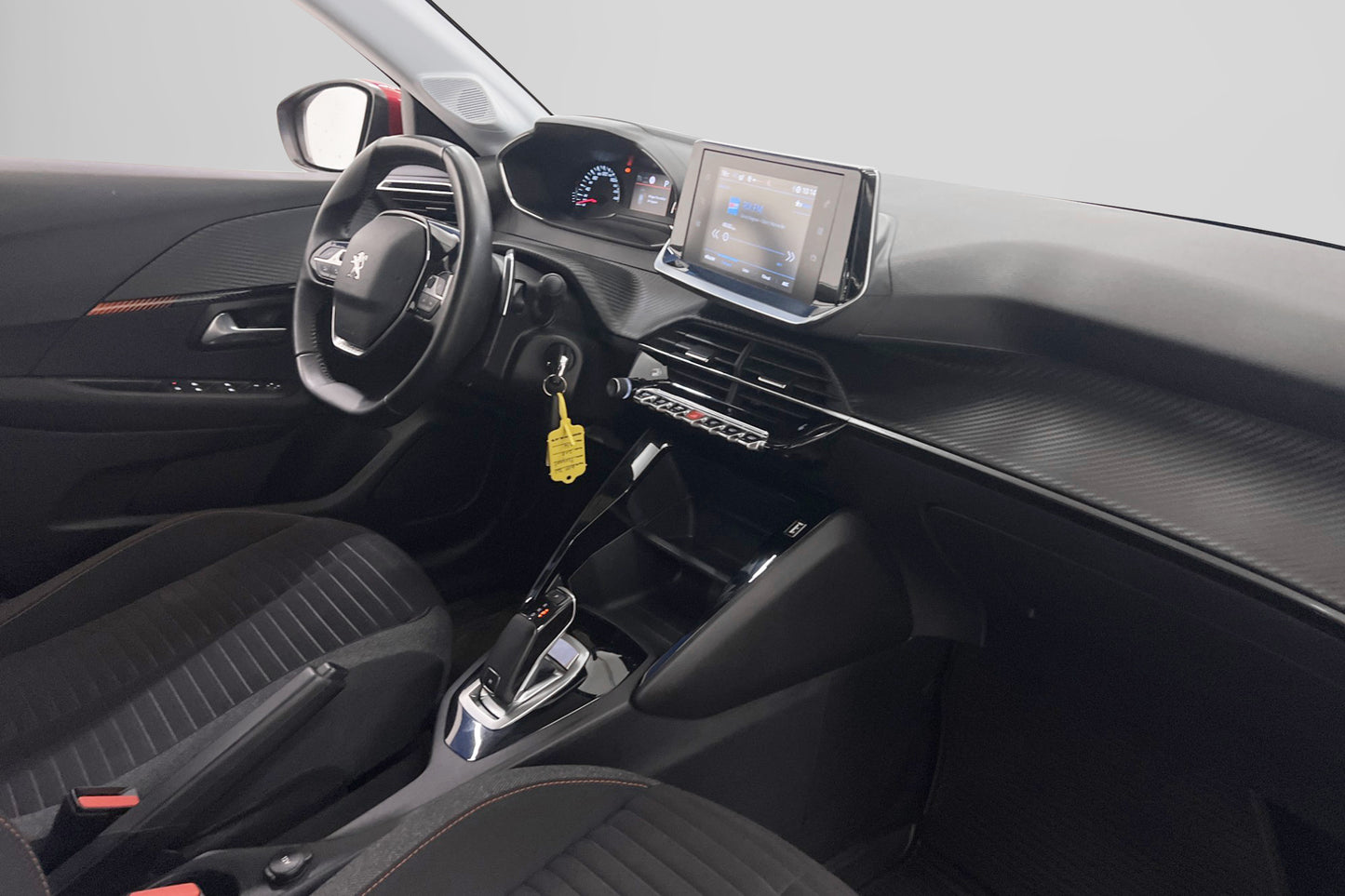 Peugeot 208 1.2 PureTech 102 hk P-sensorer CarPlay MOMS