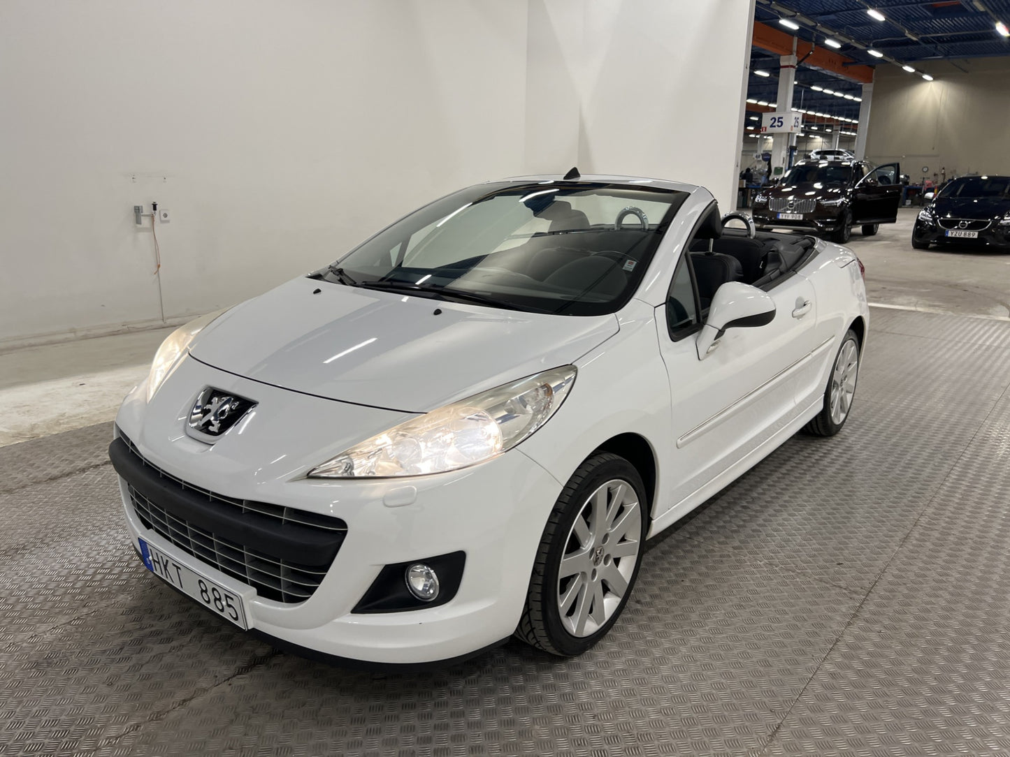 Peugeot 207 CC 1.6 VTi 120hk Helskinn Nyservad Dragkrok PDC