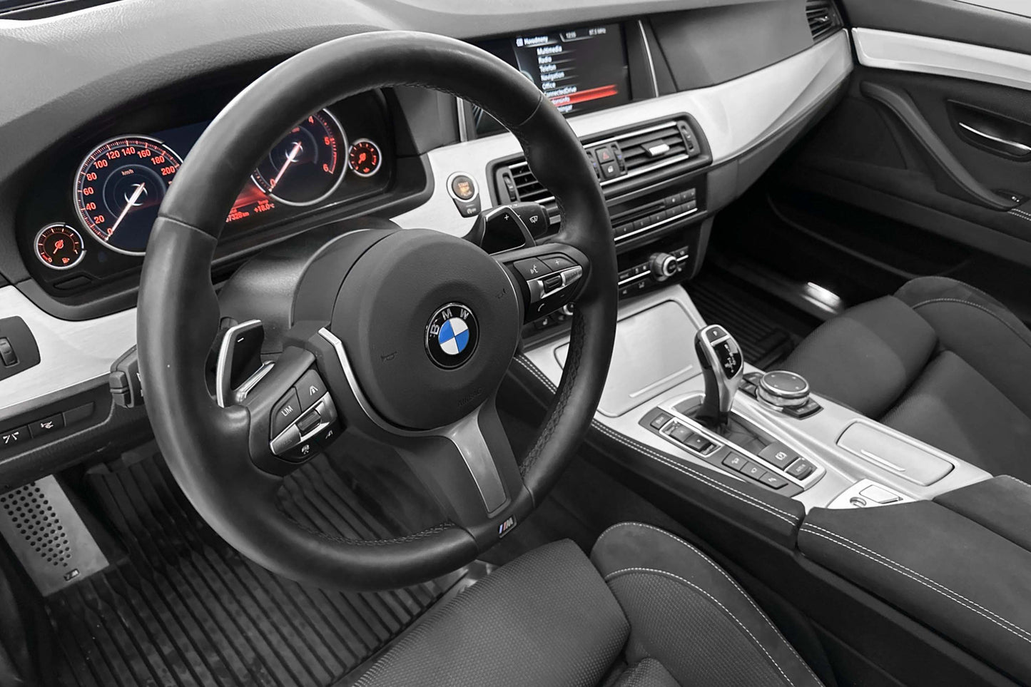 BMW 530d xDrive 258hk M Sport H/K D-Värmare Taklucka 360-Kam