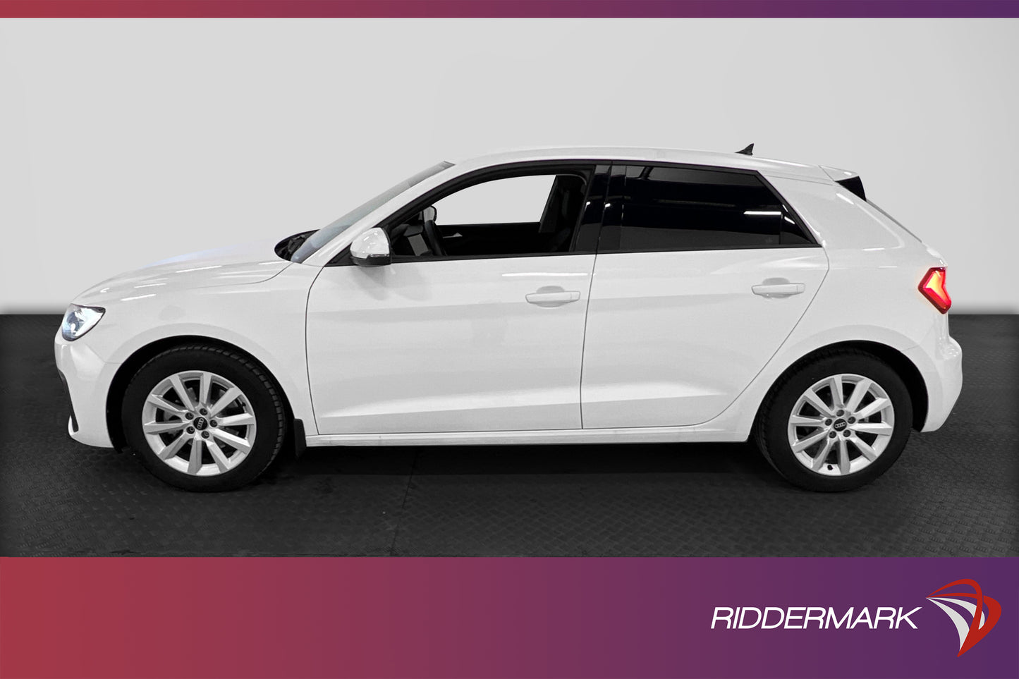 Audi A1 Sportback 30 TFSI 110hk ENDAST 310 MIL Cockpit PDC