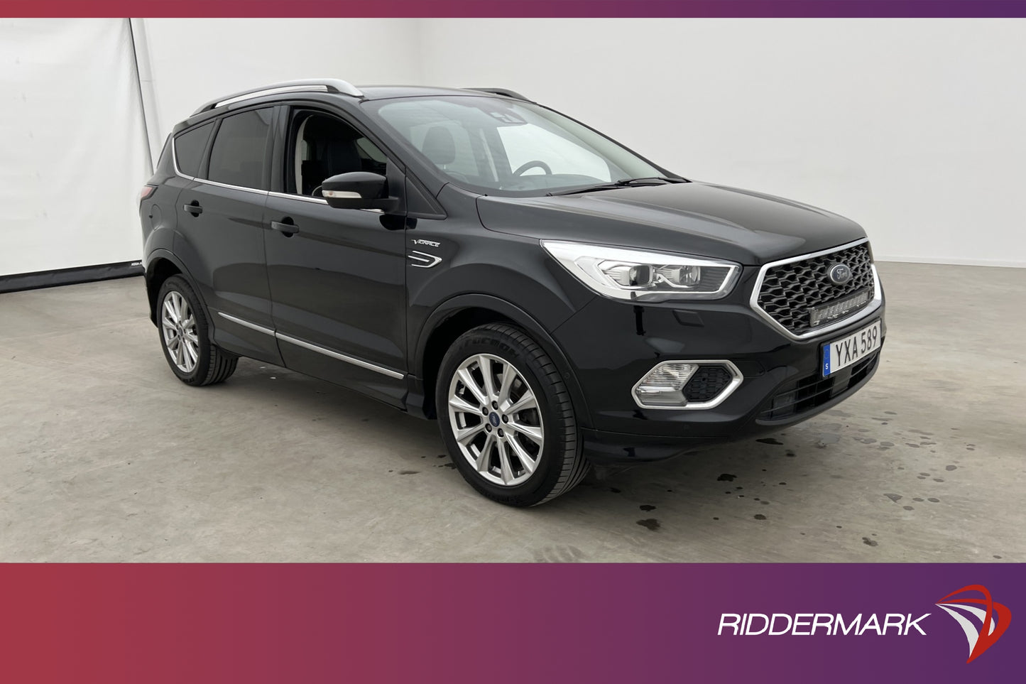 Ford Kuga 2.0 AWD 242hk Vignale Värm Skinn Kamera Navi Drag