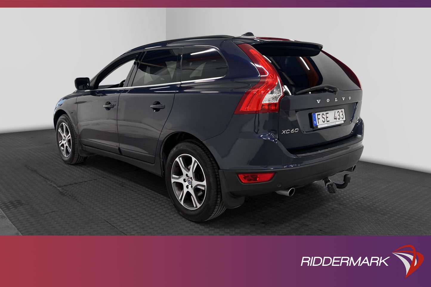 Volvo XC60 D4 AWD 163hk Momentum VOC Värmare Navi Skinn Dra