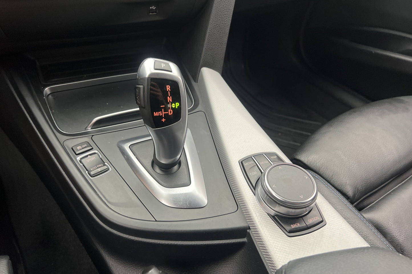 BMW 320 i xDrive Touring M Sport Cockpit Navi Skinn Drag