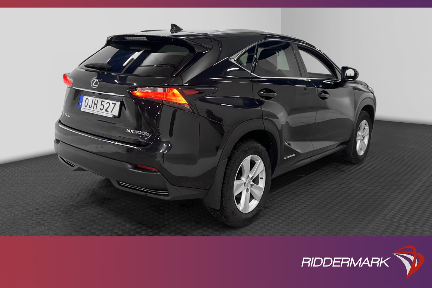 Lexus NX 300h 2.5 E-CVT AWD Skinn B-kamera 1 brukare 197hk