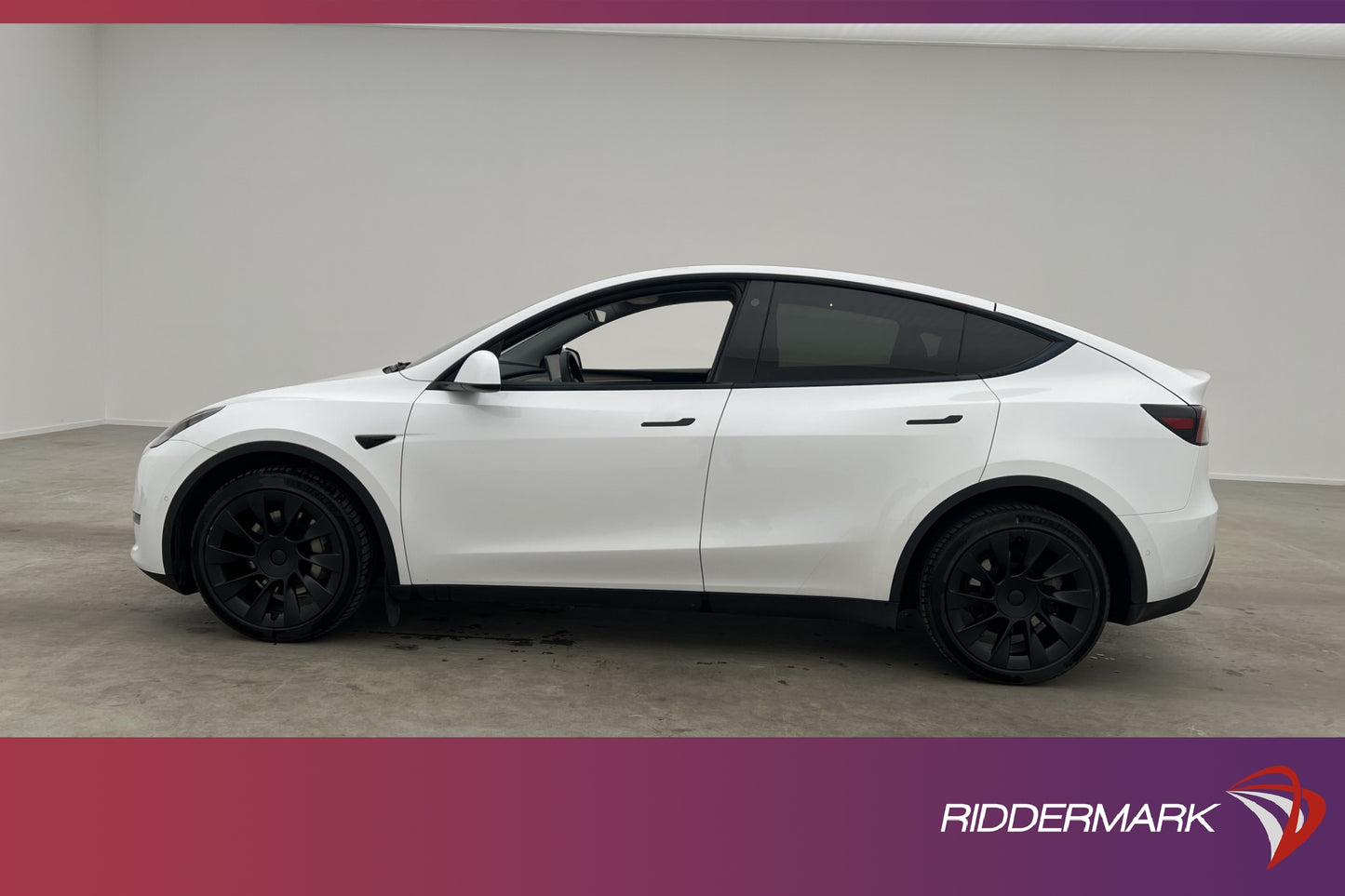 Tesla Model Y Long Range AWD 514hk Autopilot Dragkrok MOMS