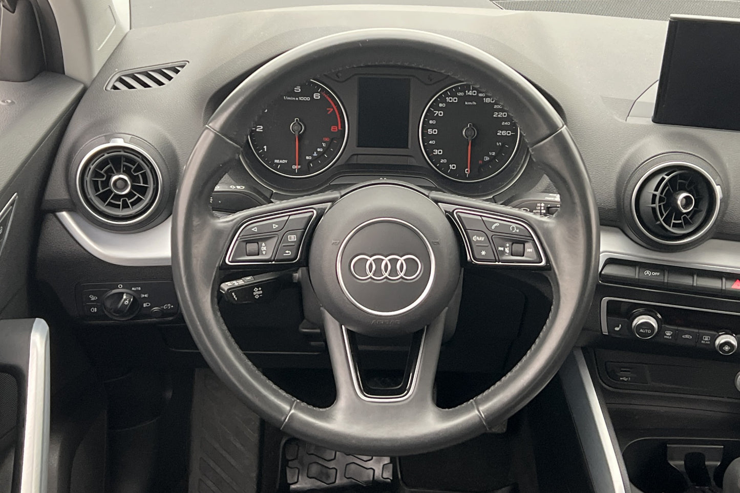 Audi Q2 30 TFSI 116hk Proline Sensorer CarPlay 0.65l/mil