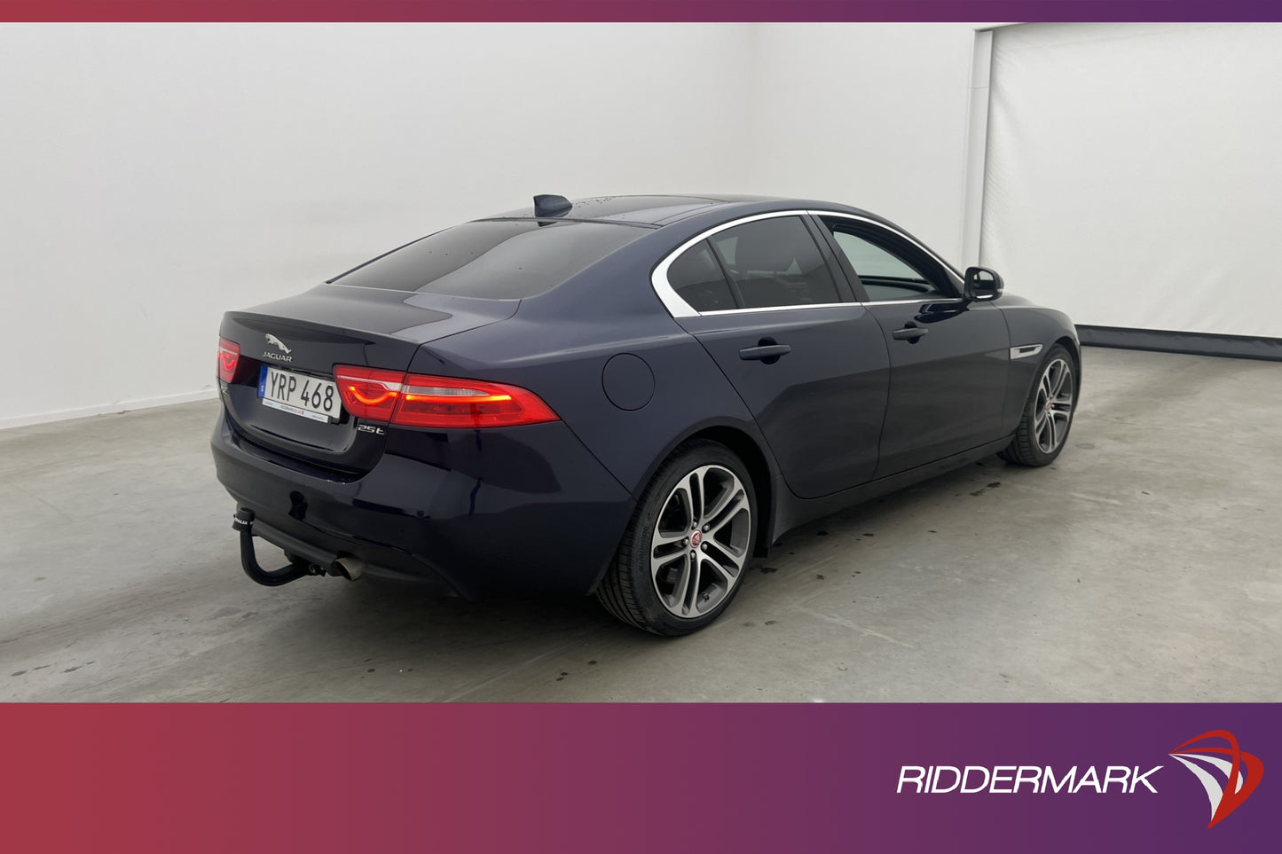 Jaguar XE 25t 250hk B-Kamera Navi Skinn Nyservad 0.52l/mil