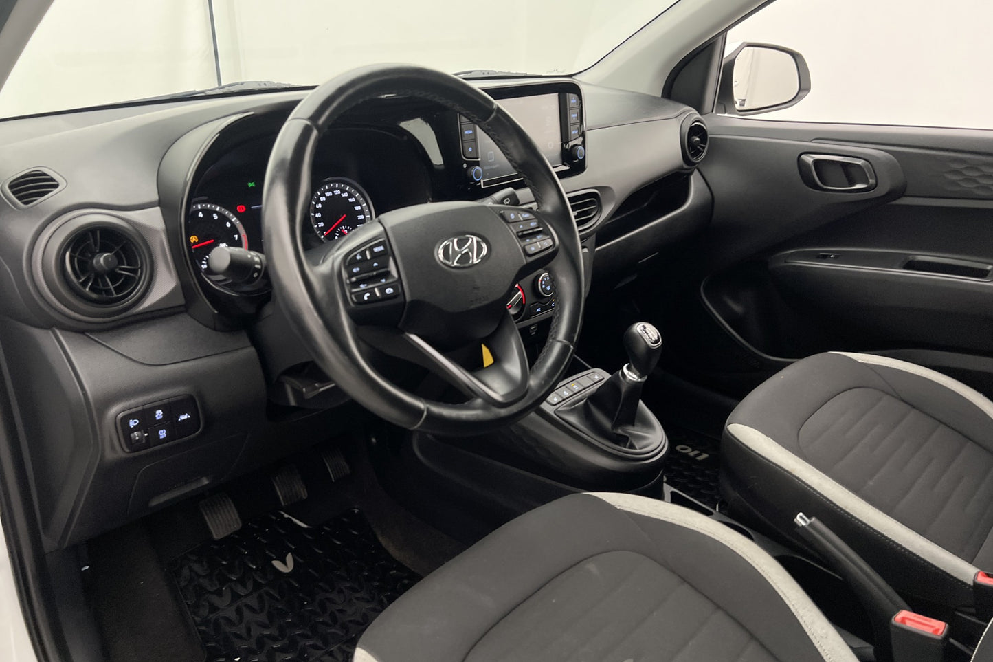 Hyundai i10 1.0 MPi 67hk Essential CarPlay Rattvärme Välserv