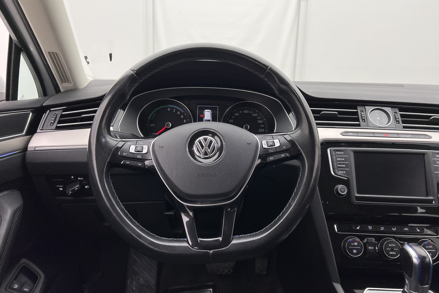 Volkswagen Passat GTE 218hk Executive Kamera CarPlay Drag