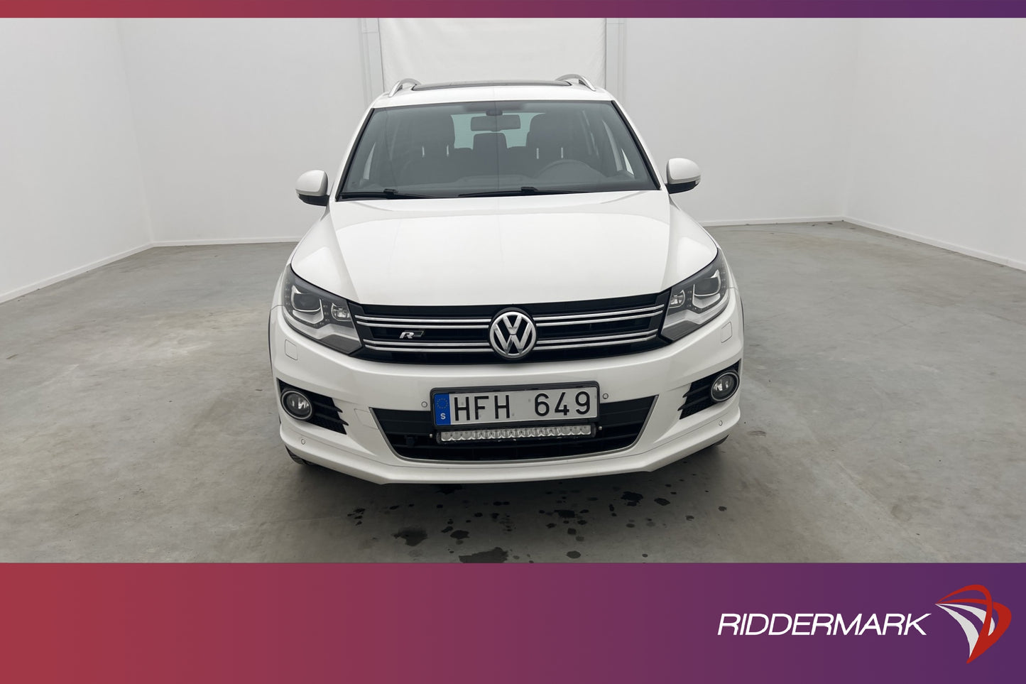 Volkswagen Tiguan 1.4 TSI 4M 160hk R-line Pano Värmare Skinn