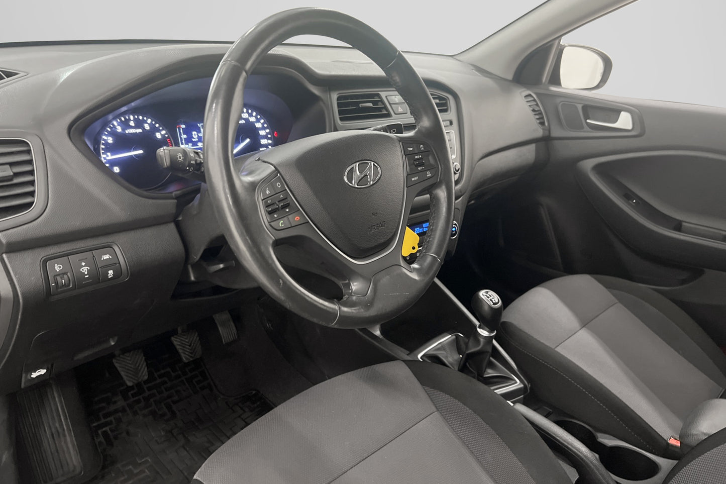 Hyundai i20 1.2 84hk  Rattvärme Bluetooth P-sensorer