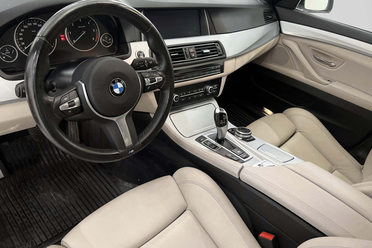 BMW 520d xDrive 184hk M Sport D-Värm Drag Navi Dragkrok