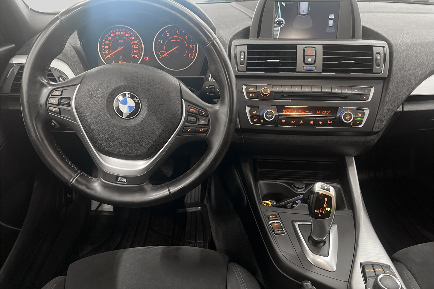 BMW 118d 143hk M Sport M-värmare Alcantara P-sensorer