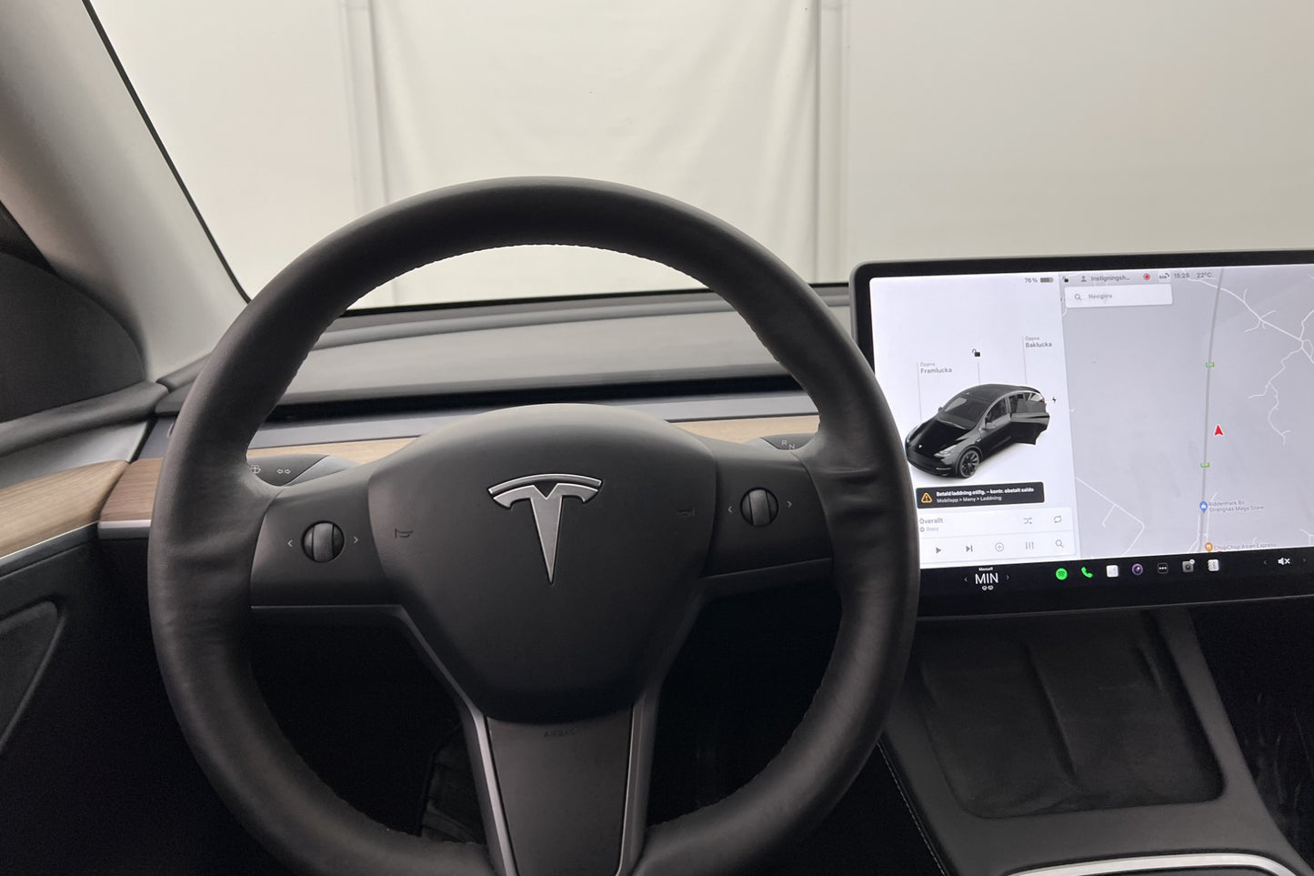 Tesla Model Y Long Range AWD Svensksåld Autopilot