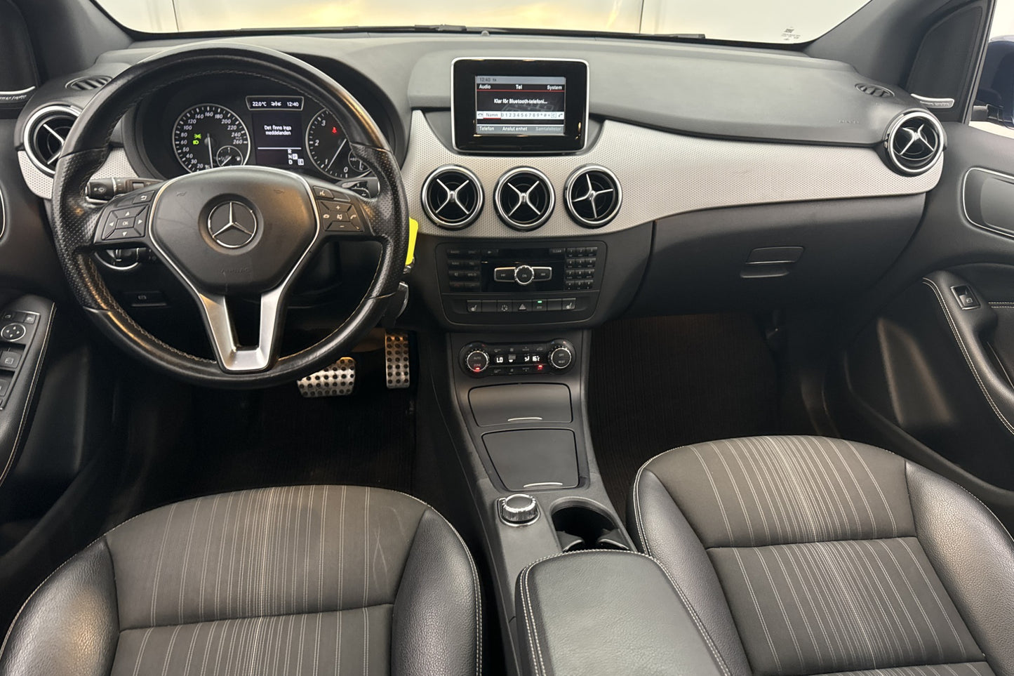 Mercedes-Benz B 180 109hk Sport Pano H/K Halvskinn Välservad