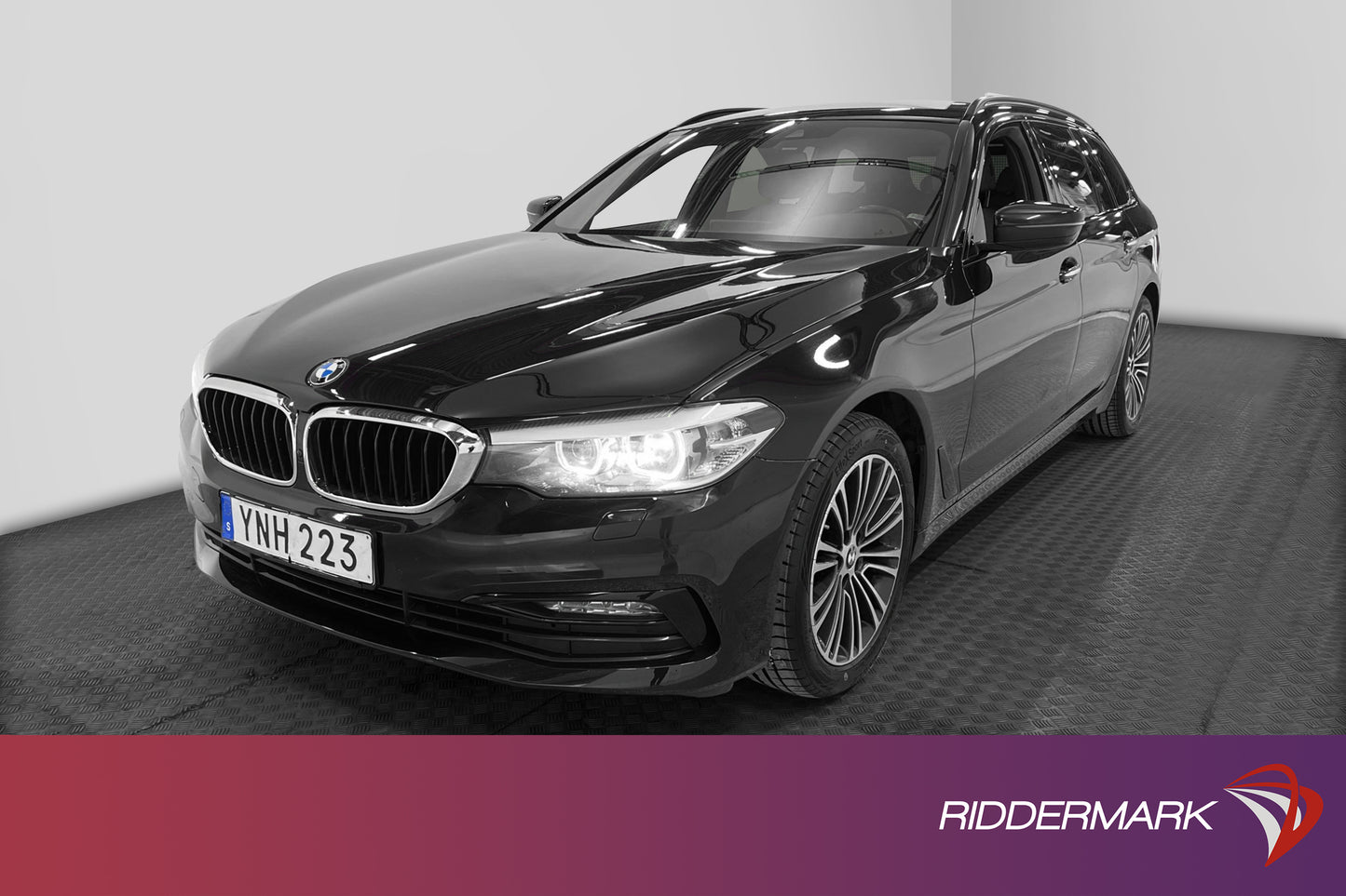 BMW 520d xDrive Touring 190hk Sportline Skinn Navi 360° Drag