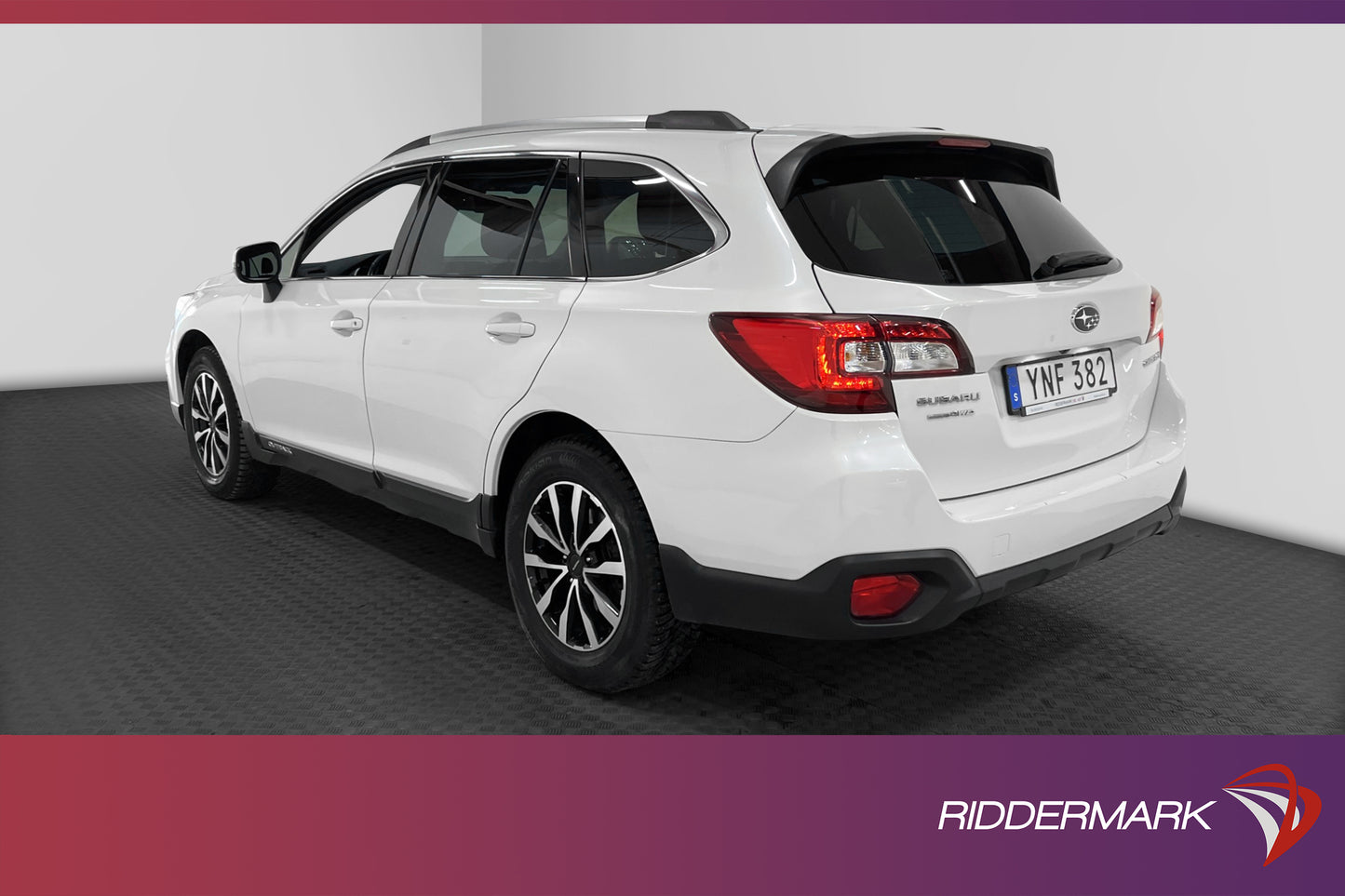 Subaru Outback 2.5 175kh 4WD B-kamera App-Connect Välservad