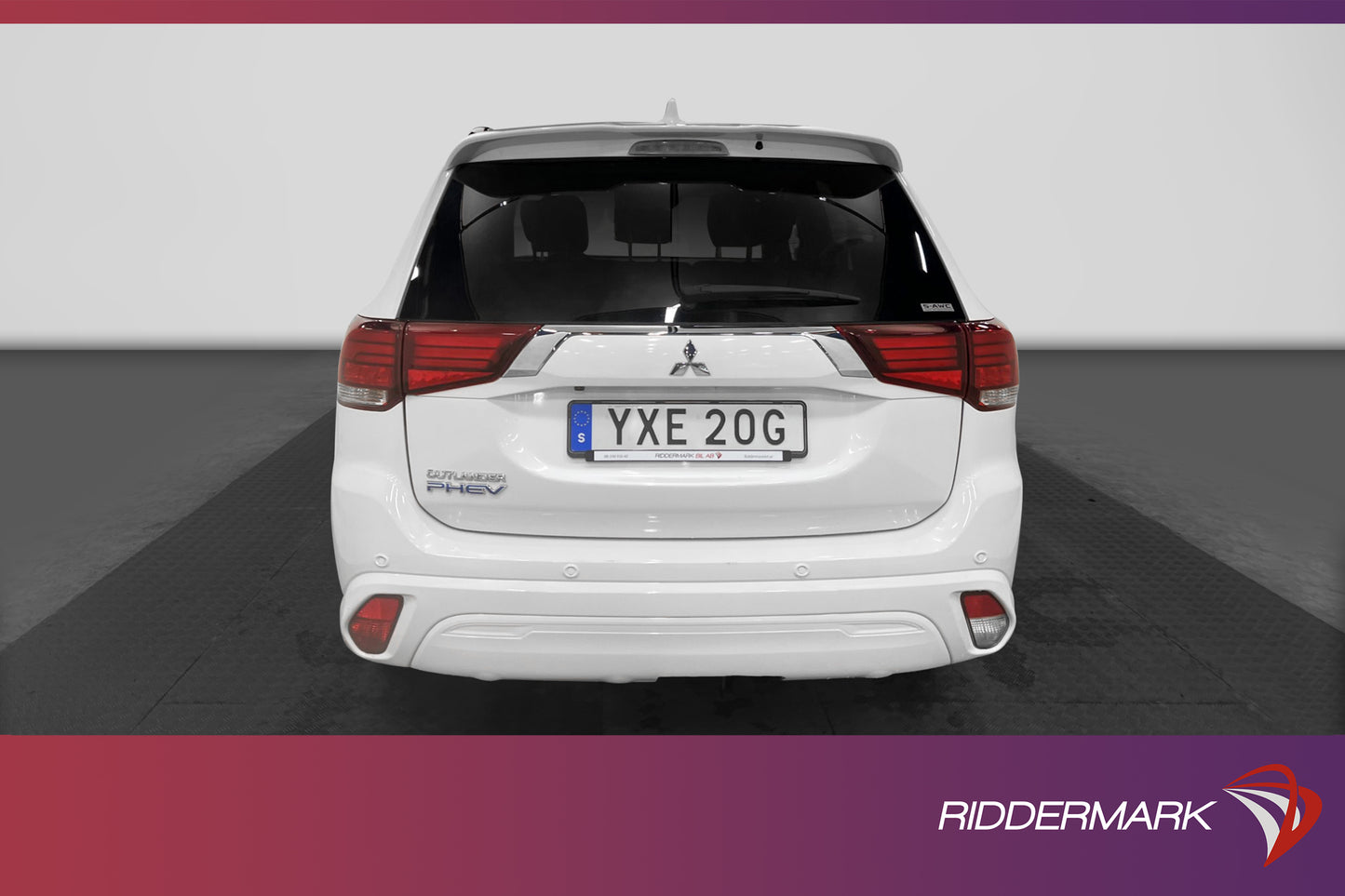 Mitsubishi Outlander P-HEV 4WD S-Edition Pano Navi 360° MOMS