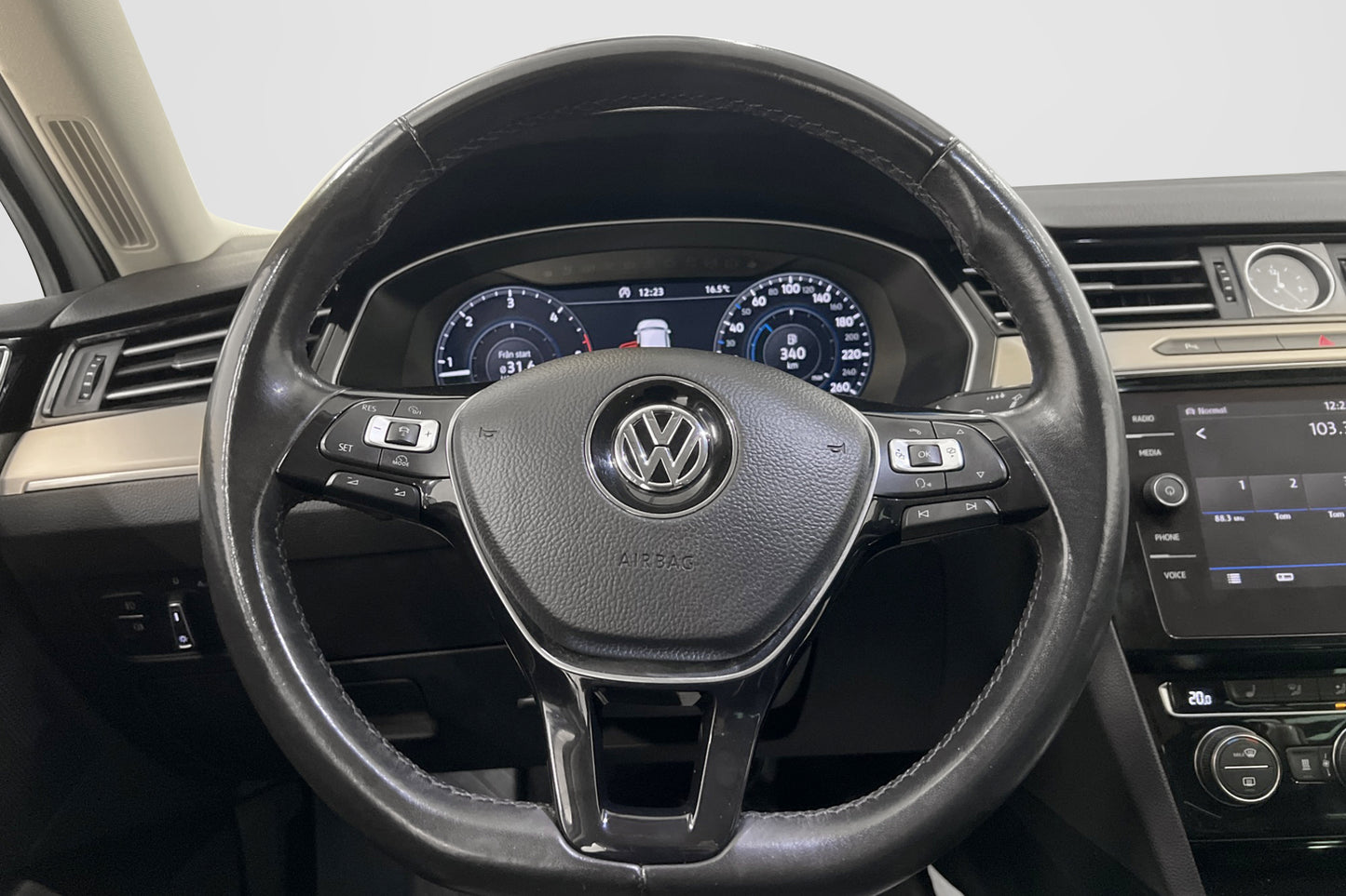 Volkswagen Passat 2.0 TDI 4M Executive Cockpit Skinn Värmare