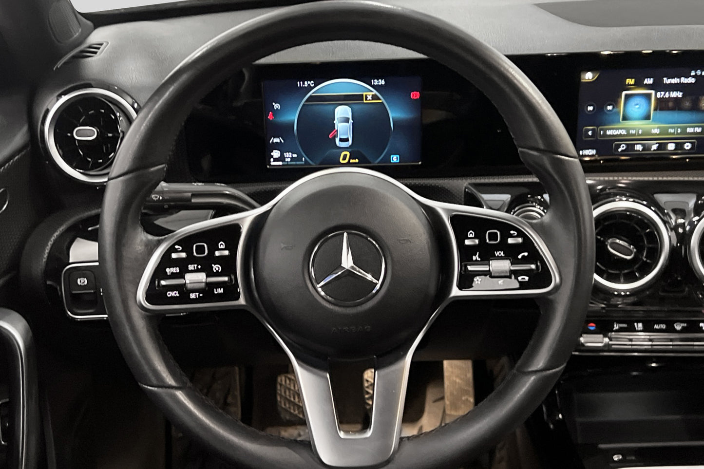 Mercedes-Benz A 180 Sedan 136hk Backkamera Skinn Carplay Eu6