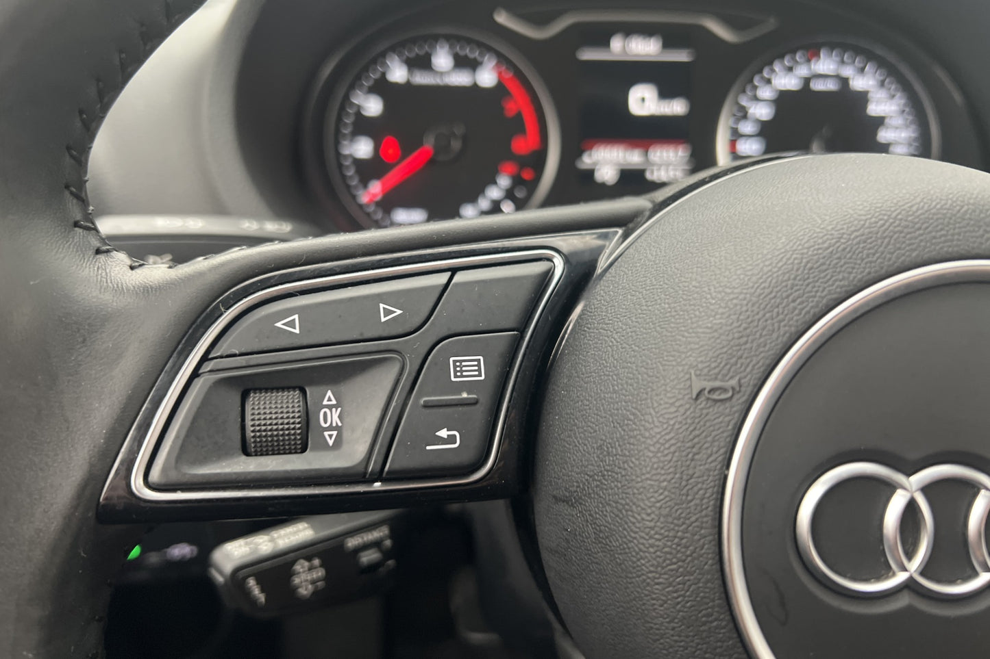 Audi A3 35 TFSI 150hk Proline Sensorer CarPlay Adaptiv Fart.