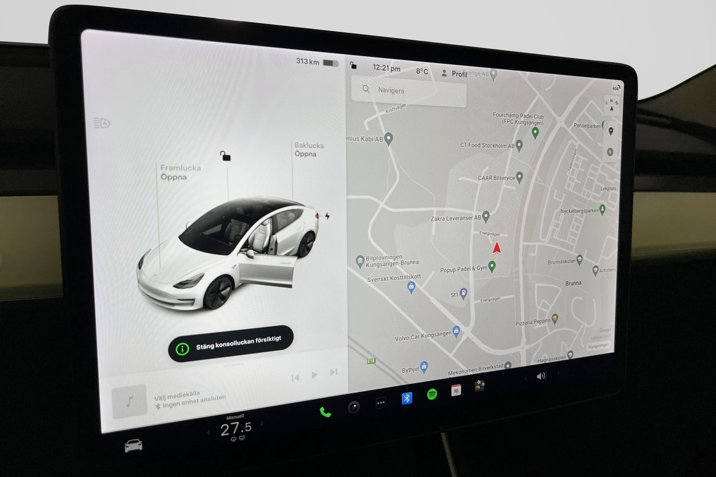 Tesla Model 3 Long Range AWD 440hk Svensksåld Ljus interiör