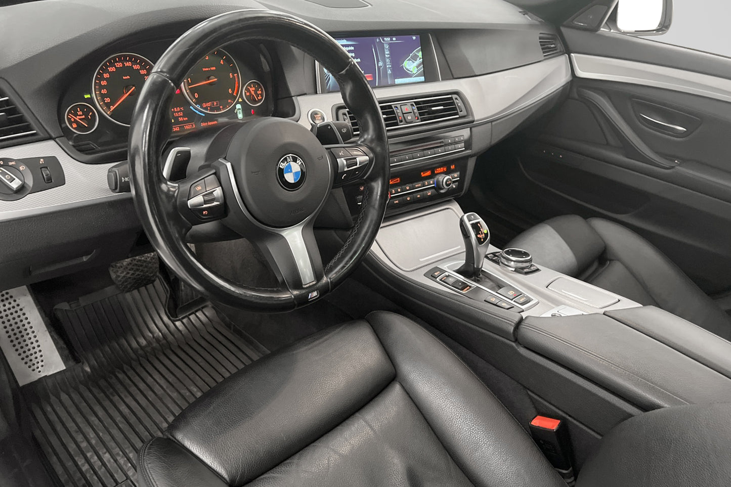 BMW 530d 258hk xDrive M Sport M-värm H/K Pano Navi Skinn