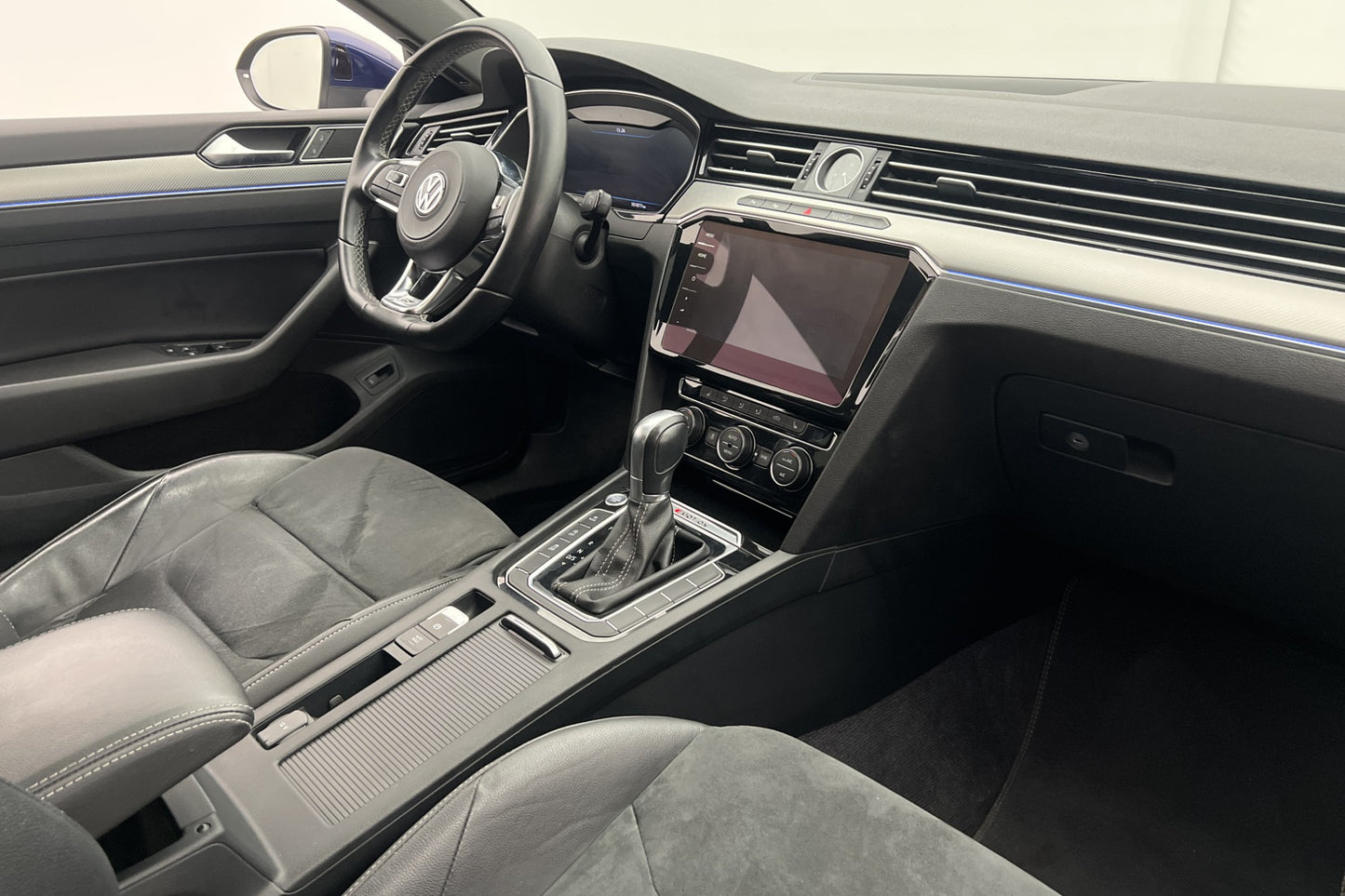 Volkswagen Arteon 2.0 TDI 240hk 4M R-Line Cockpit HUD D-Värm