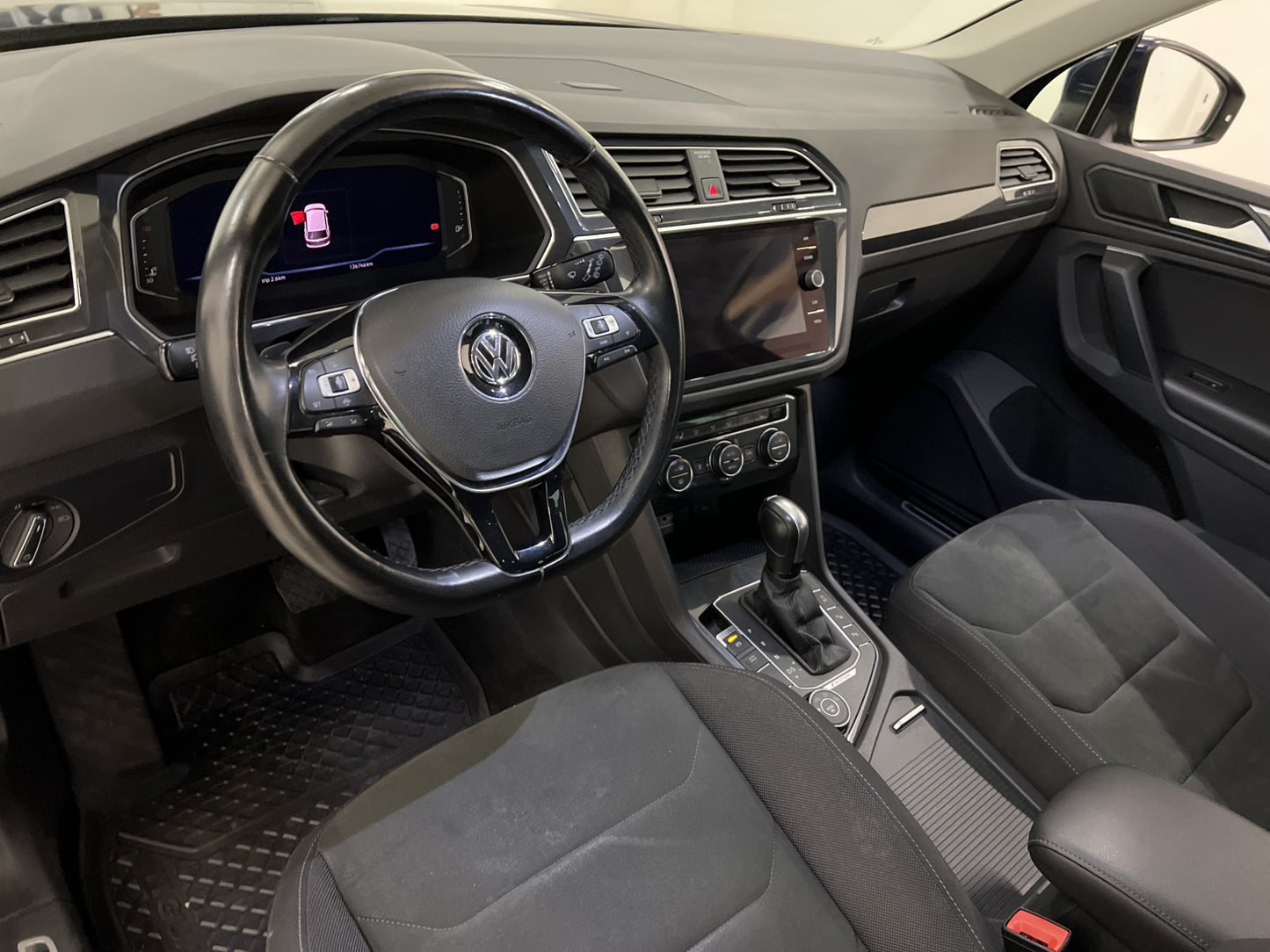 Volkswagen Tiguan 2.0 TDI 4M 190hk Värmar Cockpit B-kam Drag